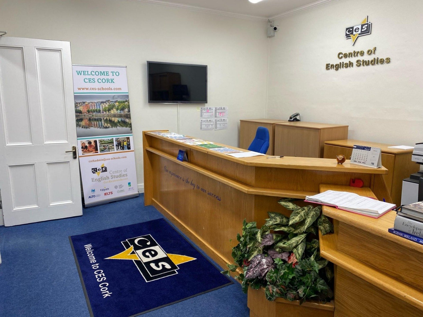 مركز الدراسات الإنجليزية - CES